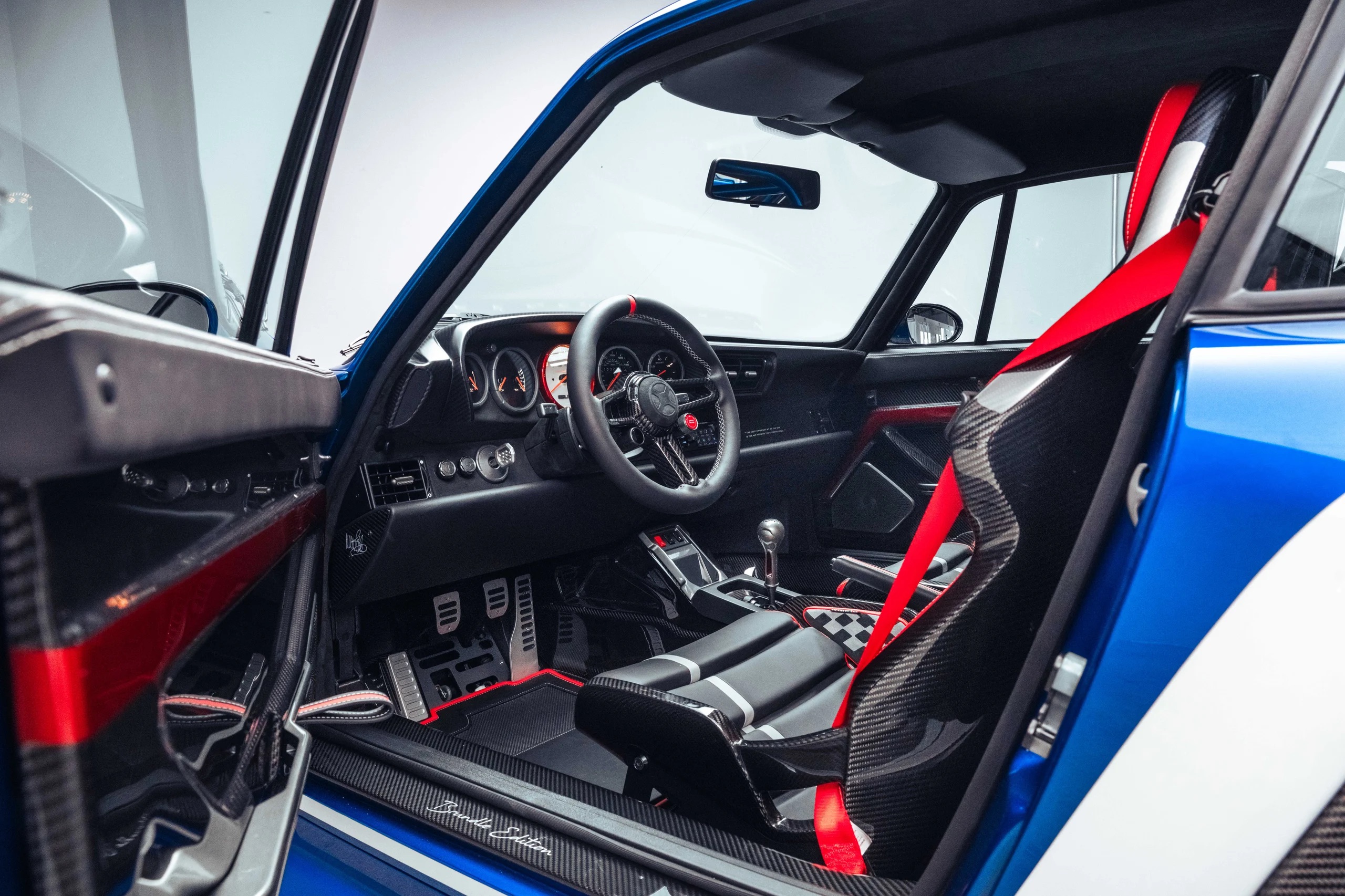 Guntherwerks_Turbo_Brundle_Edition_37-2560w